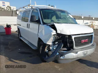 2017 GMC Savana Cargo Van with VIN 1GTW7AFF7H1911097, listed as a IAAI auction lot 41457566 with 192,508 mi miles. Bid and sale history available at carsss.com. Image 1.