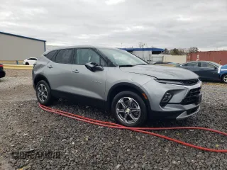 2023 Chevrolet Blazer LT z VIN 3GNKBCR44PS211206, wystawiony jako Copart lot #49726955 z przebiegiem 56 995 mil mil oraz Szkoda całkowita • Salvage title. Historia ofert i sprzedaży dostępna na DreamBid. Obrazek 4.
