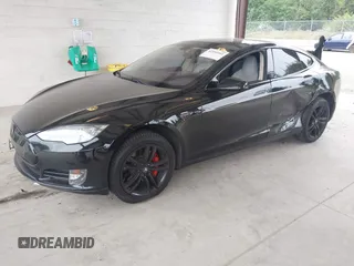 2013 Tesla Model S Performance с VIN 5YJSA1DP1DFP23818, выставлен на аукционе IAAI как лот 42594561 с пробегом 142 878 миль миль и . История ставок и продаж доступна на DreamBid. Изображение 17.