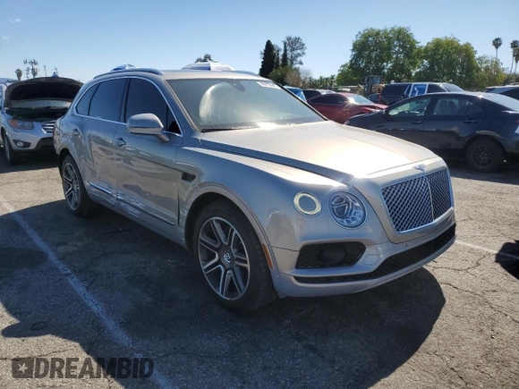 2018 Bentley Bentayga Signature z VIN SJAAC4ZV0JC020171, wystawiony jako Copart lot #48413645 z przebiegiem 76 196 mil mil oraz Szkody całkowita. Historia ofert i sprzedaży dostępna na DreamBid. Obrazek 4.
