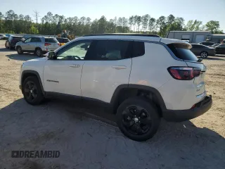 2020 Jeep Compass Latitude with VIN 3C4NJDBB0LT101376, listed as a Copart auction lot 52676275 with 35,965 mi miles and Salvage title. Bid and sale history available at DreamBid. Image 2.
