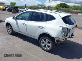 2011 Nissan Rogue SV z VIN JN8AS5MT7BW179433, wystawiony jako IAAI lot #42041364 z przebiegiem 110 197 mil mil oraz . Historia ofert i sprzedaży dostępna na DreamBid. Obrazek 3.