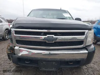 2007 Chevrolet Silverado 1500 LT w/1LT with VIN 1GCEK19J57Z513641, listed as a IAAI auction lot 41121044 with 225,809 mi miles. Bid and sale history available at carsss.com. Image 12.