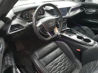2022 Audi e-tron GT Prestige z VIN WAUEJBFW6N7000932, wystawiony jako Copart lot #47444025 z przebiegiem 35 614 mil mil oraz Szkoda całkowita • Salvage title. Historia ofert i sprzedaży dostępna na DreamBid. Obrazek 8.
