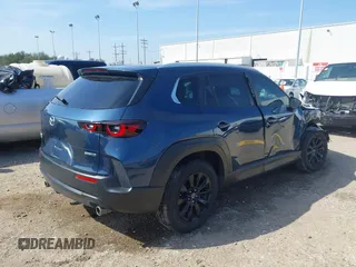 2023 Mazda CX-50 S Preferred Plus с VIN 7MMVABCM2PN129237, выставлен на аукционе IAAI как лот 41584165 с пробегом 43 174 миль миль и . История ставок и продаж доступна на DreamBid. Изображение 4.