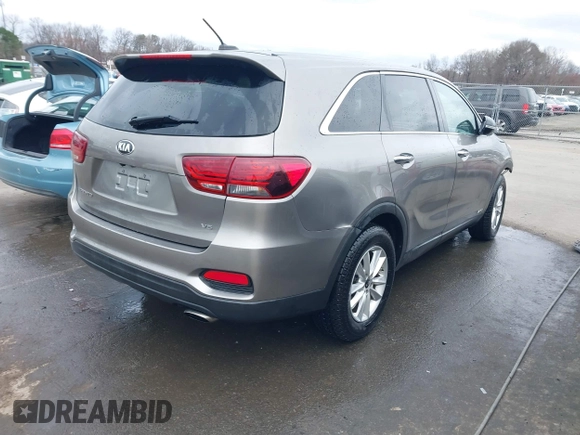 2019 Kia Sorento S V6 with VIN 5XYPGDA53KG482987, listed as a IAAI auction lot 41519965 with 95,708 mi miles. Bid and sale history available at carsss.com. Image 4.