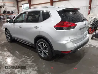 2017 Nissan Rogue SL z VIN 5N1AT2MT8HC784235, wystawiony jako IAAI lot #41549854 z przebiegiem 49 000 mil mil oraz . Historia ofert i sprzedaży dostępna na DreamBid. Obrazek 3.