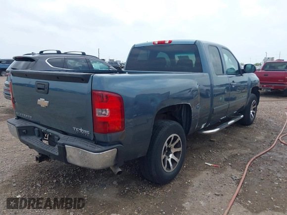 2008 Chevrolet Silverado 1500 1LT with VIN 2GCEC19J481224418, listed as a IAAI auction lot 42161836 with 328,762 mi miles and . Bid and sale history available at DreamBid. Image 4.