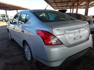 2016 Nissan Versa SV with VIN 3N1CN7AP1GL839352, listed as a IAAI auction lot 41448173 with 77,729 mi miles. Bid and sale history available at carsss.com. Image 3.