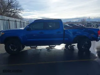 2017 Toyota Tacoma SR5 with VIN 3TMDZ5BN4HM017924, listed as a IAAI auction lot 41218786 with 87,038 mi miles. Bid and sale history available at carsss.com. Image 14.