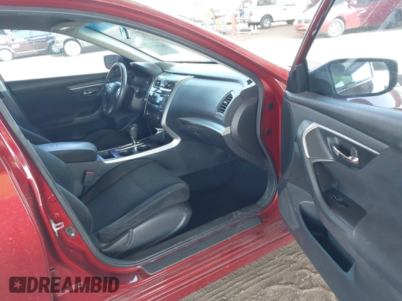 2015 Nissan Altima 2.5 S with VIN 1N4AL3APXFN371256, listed as a IAAI auction lot 41993912 with 184,754 mi miles. Bid and sale history available at carsss.com. Image 5.