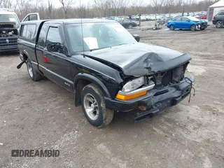 2001 Chevrolet S-10 LS with VIN 1GCCS19W818112858, listed as a IAAI auction lot 41955250 with 185,516 mi miles and . Bid and sale history available at DreamBid. Image 1.