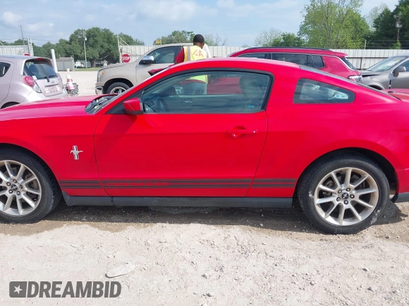 2011 Ford Mustang V6 with VIN 1ZVBP8AM8B5140806, listed as a IAAI auction lot 42039210 with 47,883 mi miles and . Bid and sale history available at DreamBid. Image 14.