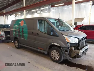 2020 Ford Transit Cargo z VIN 1FTBR1Y87LKA77794, wystawiony jako IAAI lot #41808611 z przebiegiem 70 047 mil mil oraz . Historia ofert i sprzedaży dostępna na DreamBid. Obrazek 1.