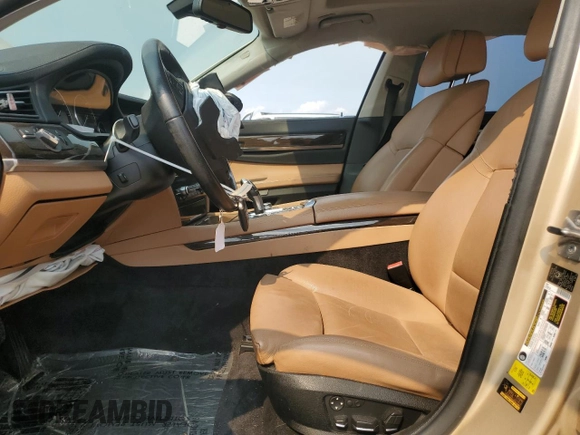2011 BMW 7 Series 740Li z VIN WBAKB4C52BC574535, wystawiony jako Copart lot #45248435 z przebiegiem Nie podano mil oraz Szkoda całkowita • Salvage title. Historia ofert i sprzedaży dostępna na DreamBid. Obrazek 7.