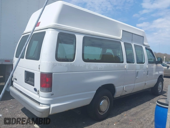 2004 Ford Econoline Cargo with VIN 1FTNS24W64HA94953, listed as a IAAI auction lot 42103481 with 224,922 mi miles. Bid and sale history available at carsss.com. Image 4.