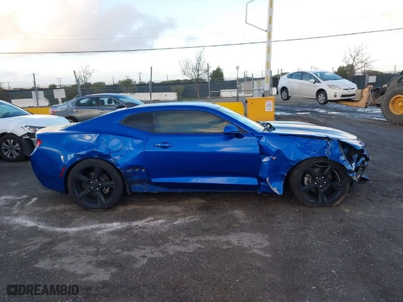 2018 Chevrolet Camaro 1LT with VIN 1G1FB1RX1J0140367, listed as a IAAI auction lot 41252986 with NaN miles. Bid and sale history available at carsss.com. Image 14.