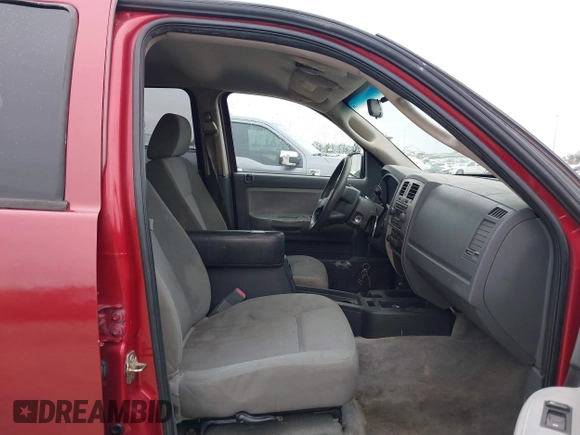 2006 Dodge Dakota SLT with VIN 1D7HE48KX6S598831, listed as a IAAI auction lot 41292884 with 173,181 mi miles and . Bid and sale history available at carsss.com. Image 5.