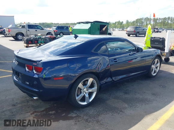 2010 Chevrolet Camaro 2SS z VIN 2G1FT1EW7A9222832, wystawiony jako IAAI lot #41941455 z przebiegiem 133 857 mil mil oraz . Historia ofert i sprzedaży dostępna na DreamBid. Obrazek 4.