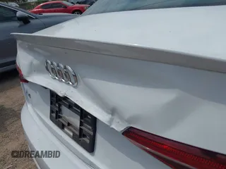 2018 Audi A4 Premium Plus z VIN WAULMAF47JA100901, wystawiony jako IAAI lot #42114793 z przebiegiem 101 899 mil mil oraz . Historia ofert i sprzedaży dostępna na DreamBid. Obrazek 18.