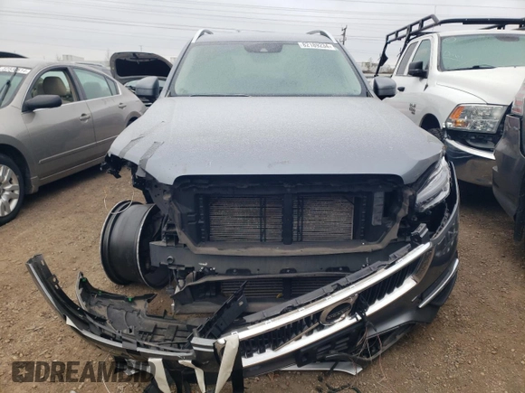 2018 Volvo XC90 Momentum z VIN YV4102PKXJ1361851, wystawiony jako Copart lot #82189234 z przebiegiem Nie podano mil oraz Szkoda całkowita • Salvage title. Historia ofert i sprzedaży dostępna na DreamBid. Obrazek 5.