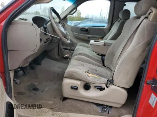 2001 Ford F-150 XL z VIN 1FTRX08L91KF90321, wystawiony jako Copart lot #79450044 z przebiegiem 320 953 mil mil oraz Czysty tytuł • Clean title. Historia ofert i sprzedaży dostępna na DreamBid. Obrazek 7.