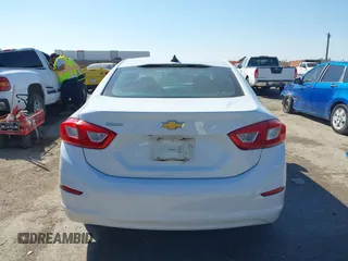 2017 Chevrolet Cruze LS z VIN 1G1BC5SM5H7156009, wystawiony jako IAAI lot #41667324 z przebiegiem 164 754 mil mil oraz . Historia ofert i sprzedaży dostępna na DreamBid. Obrazek 16.