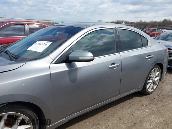 2009 Nissan Maxima SV with VIN 1N4AA51E59C824621, listed as a IAAI auction lot 42063256 with 208,607 mi miles and . Bid and sale history available at DreamBid. Image 15.