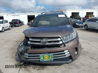 2018 Toyota Highlander Limited с VIN 5TDDZRFH7JS492422, выставлен на аукционе IAAI как лот 41125631 с пробегом 112 045 миль миль и . История ставок и продаж доступна на DreamBid. Изображение 12.