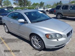 2008 Volvo C70 z VIN YV1MC67288J051488, wystawiony jako IAAI lot #42283042 z przebiegiem 141 093 mil mil oraz . Historia ofert i sprzedaży dostępna na DreamBid. Obrazek 1.