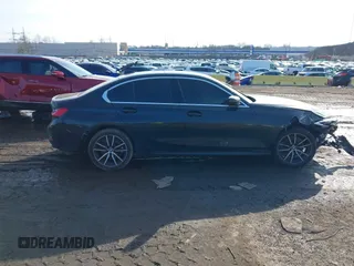 2019 BMW 3 Series 330i xDrive with VIN WBA5R7C58KFH25535, listed as a IAAI auction lot 41232856 with 85,401 mi miles. Bid and sale history available at carsss.com. Image 13.