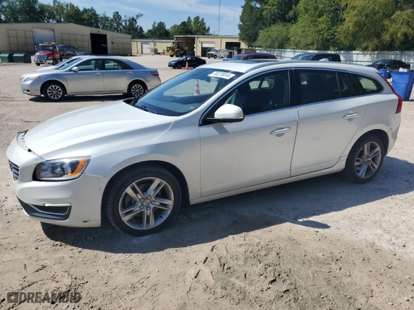 2015 Volvo V60 T5 Drive-E Premier with VIN YV140MEK2F1261727, listed as a Copart auction lot 70275914 with 109,769 mi miles and Salvage Title. Bid and sale history available at carsss.com. Image 1.