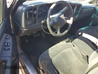 2002 Chevrolet Silverado 1500 LS with VIN 2GCEC19V121194904, listed as a Copart auction lot 84408904 with 266,795 mi miles and Salvage Title. Bid and sale history available at DreamBid. Image 8.