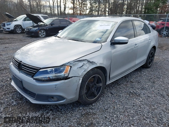 2011 Volkswagen Jetta SEL z VIN 3VWLZ7AJ0BM343973, wystawiony jako IAAI lot #40959406 z przebiegiem 84 187 mil mil oraz . Historia ofert i sprzedaży dostępna na DreamBid. Obrazek 17.