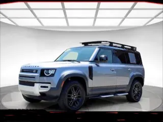 2023 Land Rover Defender S z VIN SALEJ7EX3P2131XXX, wystawiony jako Copart lot #64873695 z przebiegiem 22 251 mil mil oraz Czysty tytuł • Clean title. Historia ofert i sprzedaży dostępna na DreamBid. Obrazek 2.