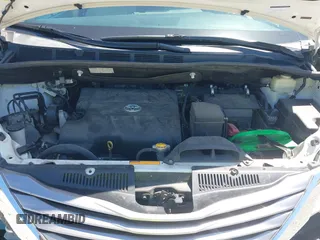 2015 Toyota Sienna XLE с VIN 5TDYK3DC6FS652923, выставлен на аукционе IAAI как лот 42309984 с пробегом 111 737 миль миль и . История ставок и продаж доступна на DreamBid. Изображение 10.