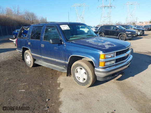 1998 Chevrolet Tahoe with VIN 1GNEK13R4WJ371916, listed as a IAAI auction lot 41689311 with 120,749 mi miles. Bid and sale history available at carsss.com. Image 1.