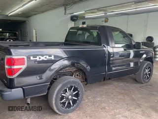2014 Ford F-150 XL z VIN 1FTMF1EM5EFA86587, wystawiony jako Copart lot #64393115 z przebiegiem 165 549 mil mil oraz Czysty tytuł • Clean title. Historia ofert i sprzedaży dostępna na DreamBid. Obrazek 4.