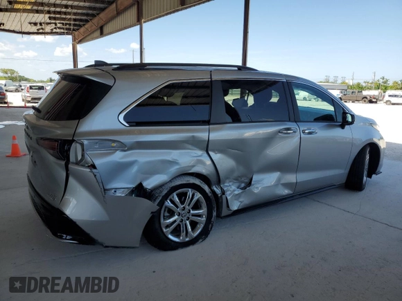 2022 Toyota Sienna XSE z VIN 5TDXSKFCXNS067134, wystawiony jako Copart lot #57658915 z przebiegiem 30 836 mil mil oraz Szkoda całkowita • Salvage title. Historia ofert i sprzedaży dostępna na DreamBid. Obrazek 3.