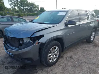 2020 Chevrolet Traverse LS z VIN 1GNERFKW2LJ276394, wystawiony jako IAAI lot #42167725 z przebiegiem 55 975 mil mil oraz . Historia ofert i sprzedaży dostępna na DreamBid. Obrazek 17.