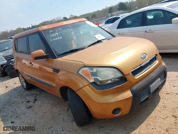 2011 Kia Soul ! with VIN KNDJT2A23B7270423, listed as a IAAI auction lot 41821149 with 211,592 mi miles. Bid and sale history available at carsss.com. Image 1.