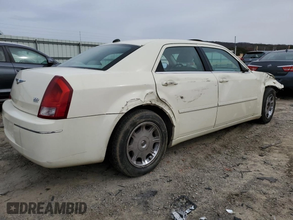 2005 Chrysler 300 with VIN 2C3AA53GX5H667639, listed as a Copart auction lot 47995985 with 70,890 mi miles and Clean Title. Bid and sale history available at carsss.com. Image 3.