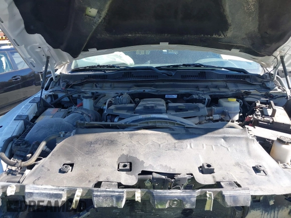2018 Ram 2500 Big Horn with VIN 3C6UR5DL3JG275665, listed as a IAAI auction lot 40649632 with 64,985 mi miles. Bid and sale history available at carsss.com. Image 10.
