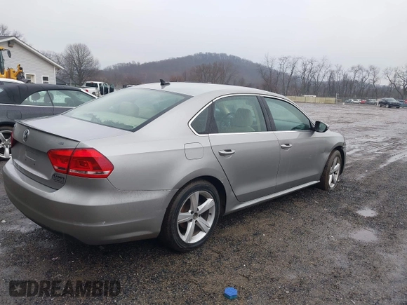 2012 Volkswagen Passat SE с VIN 1VWBH7A39CC108345, выставлен на аукционе IAAI как лот 41582865 с пробегом 168 741 миль миль и . История ставок и продаж доступна на DreamBid. Изображение 4.