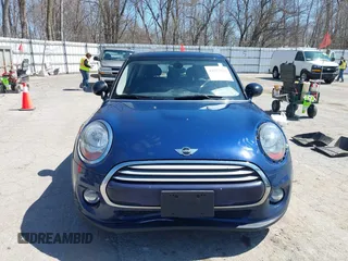 2015 MINI Hardtop 4 Door with VIN WMWXS5C58FT829805, listed as a IAAI auction lot 42023026 with 141,330 mi miles and . Bid and sale history available at DreamBid. Image 12.