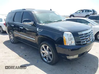 2011 Cadillac Escalade Premium z VIN 1GYS3CEF2BR129509, wystawiony jako IAAI lot #42030385 z przebiegiem 232 818 mil mil oraz . Historia ofert i sprzedaży dostępna na DreamBid. Obrazek 1.