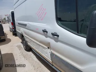 2023 Ford Transit Cargo z VIN 1FTBR3X83PKA97706, wystawiony jako IAAI lot #42253817 z przebiegiem 54 042 mil mil oraz . Historia ofert i sprzedaży dostępna na DreamBid. Obrazek 6.