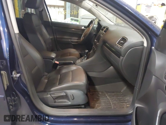 2013 Volkswagen Jetta TDI w/Sunroof with VIN 3VWML7AJ2DM692433, listed as a IAAI auction lot 41238019 with 149,594 mi miles and . Bid and sale history available at DreamBid. Image 5.