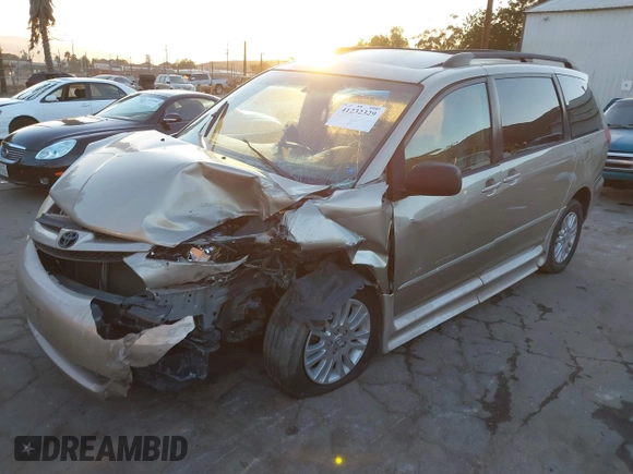 2008 Toyota Sienna XLE with VIN 5TDZK22CX8S186191, listed as a IAAI auction lot 41232329 with 109,103 mi miles. Bid and sale history available at carsss.com. Image 17.