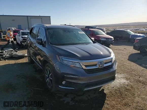 2019 Honda Pilot Touring 7-Passenger with VIN 5FNYF6H61KB060421, listed as a Copart auction lot 49460295 with 41,362 mi miles and Salvage Title. Bid and sale history available at DreamBid. Image 15.